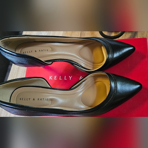 Elegant Black Women's Pumps 7.5 - Picture 5 of 7